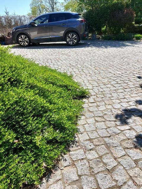Fuga epoksydowa do spoinowania kostki i płyt z kamienia naturalnego. Fuga epoksydowa do spoinowania kostki i płyt z kamienia naturalnego.