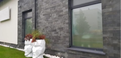 Kamień elewacyjny-dekoracyjny Łupek Black Slate Brick 10x30