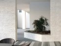 Kamień elewacyjny-dekoracyjny marmur Pure White Stackstone 10x36 cm